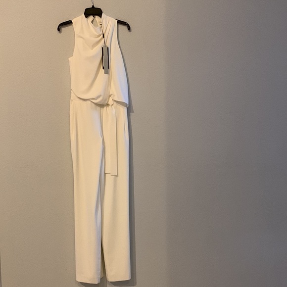 Halston Heritage Evening Collection White/ Chalk Cowneck Jumpsuit. Size 0. New! - Picture 9 of 9